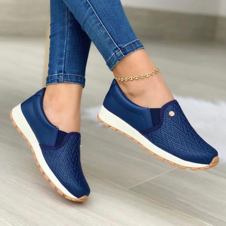 Mocasín Tache Últimas Unidades Calzado Elegante Y Confortable Con Detalles De Tachuelas