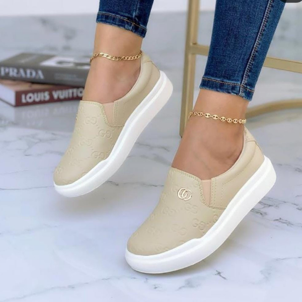 Slip-On Lola Con Descuento Del 40 Por Ciento Solo Por Hoy