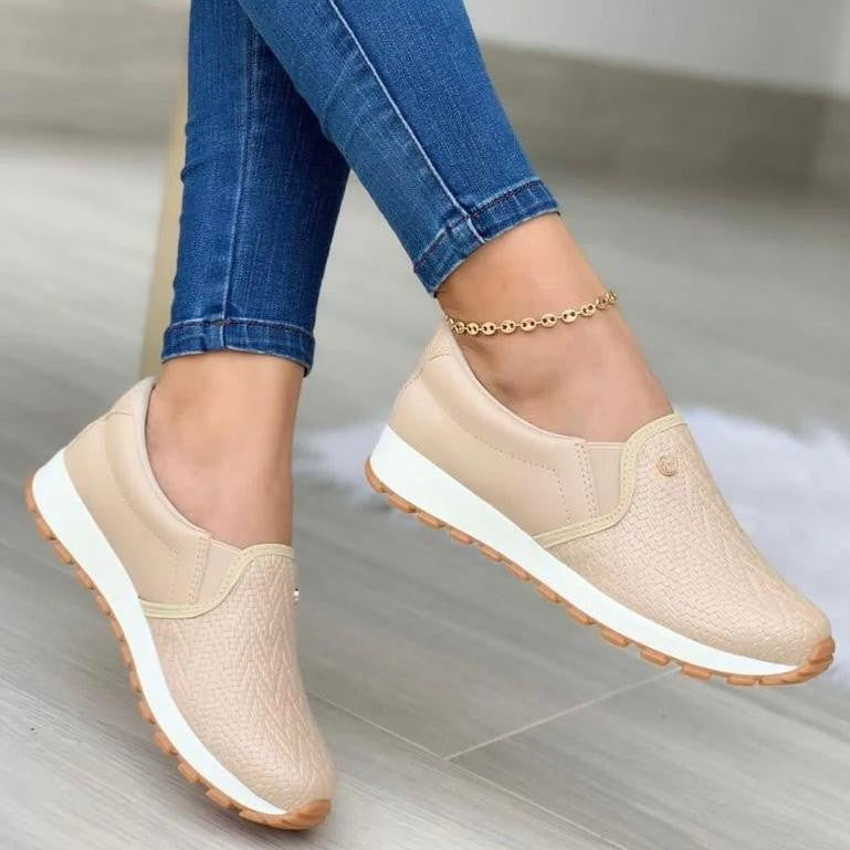 Mocasín Tache Últimas Unidades Calzado Elegante Y Confortable Con Detalles De Tachuelas