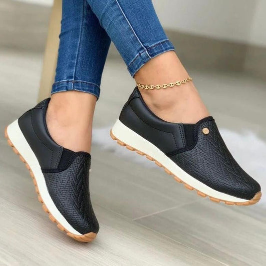 Mocasín Tache Últimas Unidades Calzado Elegante Y Confortable Con Detalles De Tachuelas