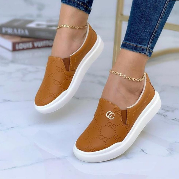 Slip-On Lola Con Descuento Del 40 Por Ciento Solo Por Hoy